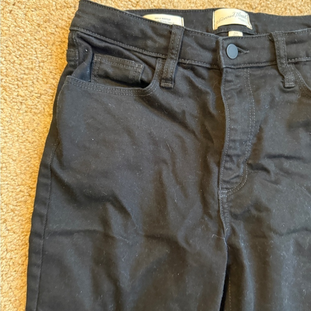 Universal Threads Jeans - Picture 7 of 8